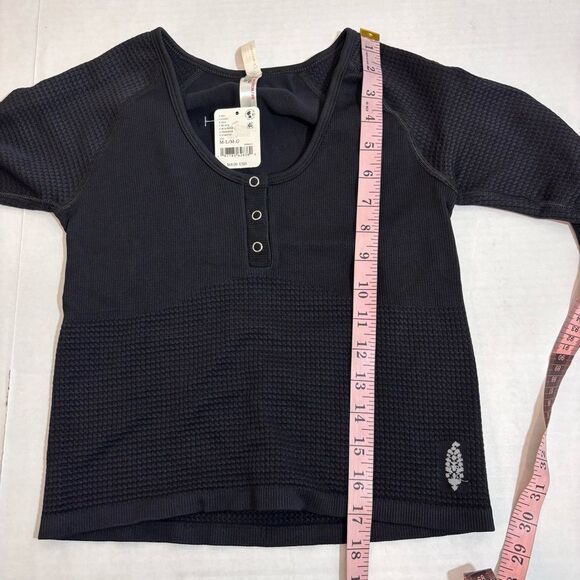 FREE PEOPLE MOVEMENT BAIL OUT
LONG SLEEVE LAYER NEW with tags Size M/L Black - Picture 13 of 13